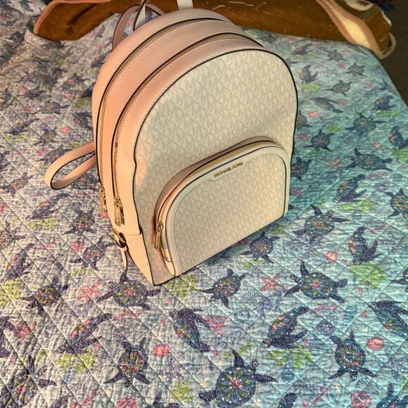 Michael Kors Jaycee backpack - Picture 3 of 10